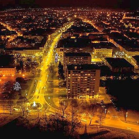 Apartment Lamar - Entry With Pin 0 - 24H, Underground Parking Garage, Elevator Σλαβόνσκι Μπροντ Εξωτερικό φωτογραφία
